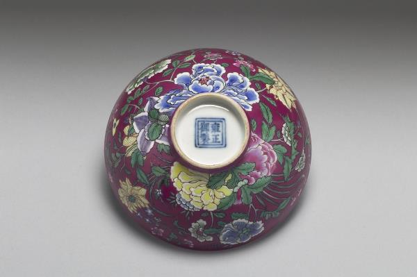 洋彩四季花卉碗