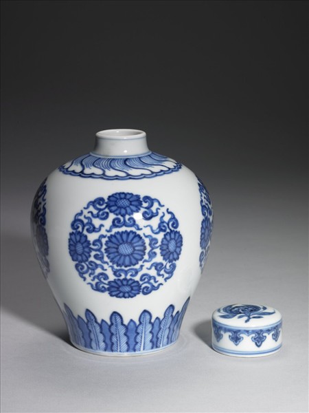 青花團菊紋茶葉罐