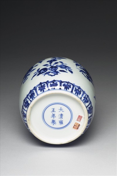 青花折枝花果紋茶葉罐