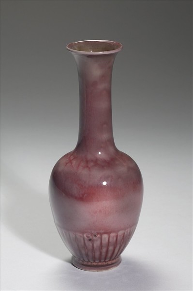 豇豆紅釉菊瓣紋瓶