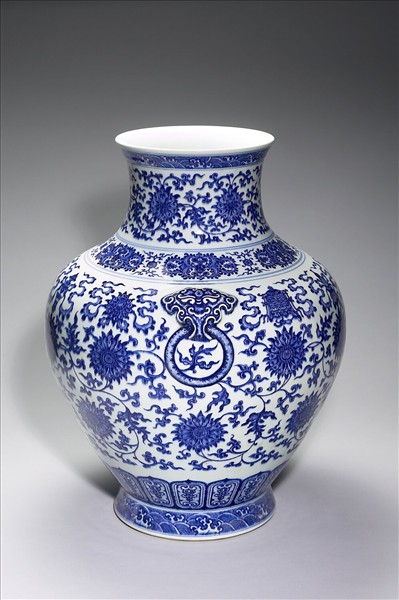 青花八寶番蓮紋罐