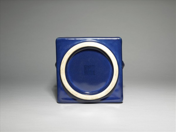 霽青釉獸耳琮式瓶