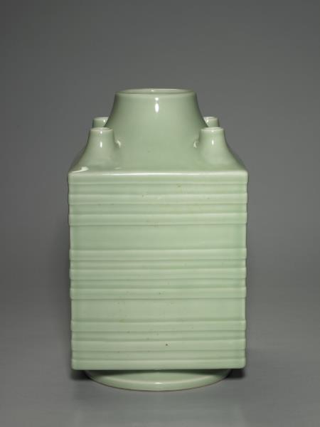 青瓷九弦五孔瓶