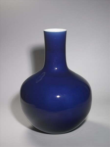 霽青釉天球瓶