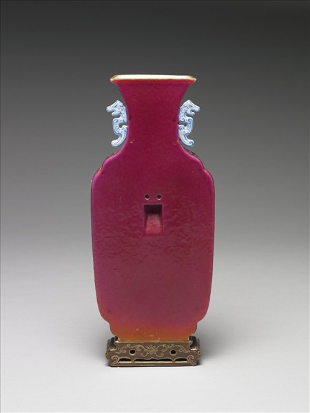 紅地五彩番蓮紋轎瓶