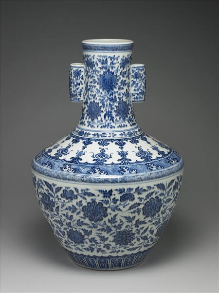 青花花卉紋貫耳瓶