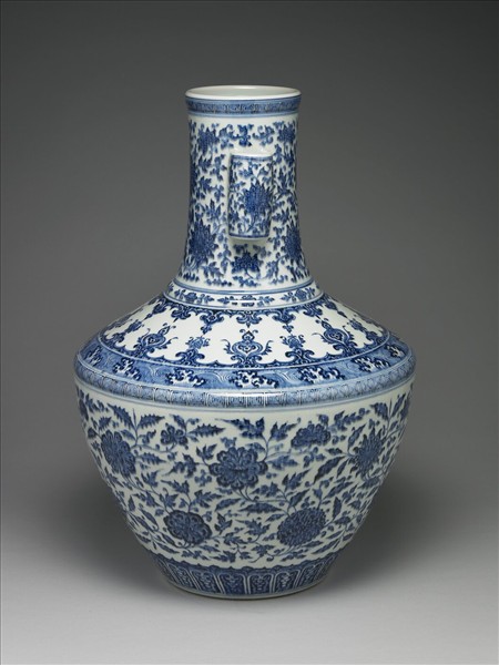 青花花卉紋貫耳瓶