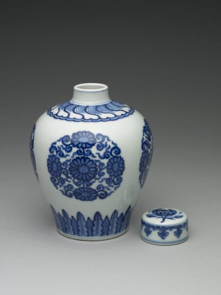 青花菊花紋蓋罐