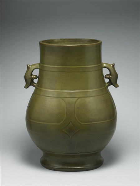 青瓷獸耳絃文尊