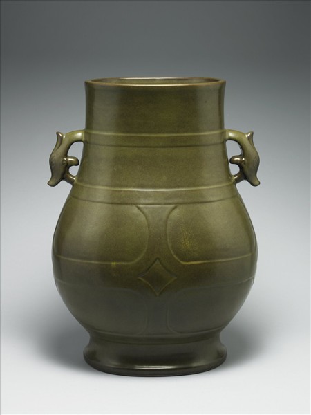 青瓷獸耳絃文尊