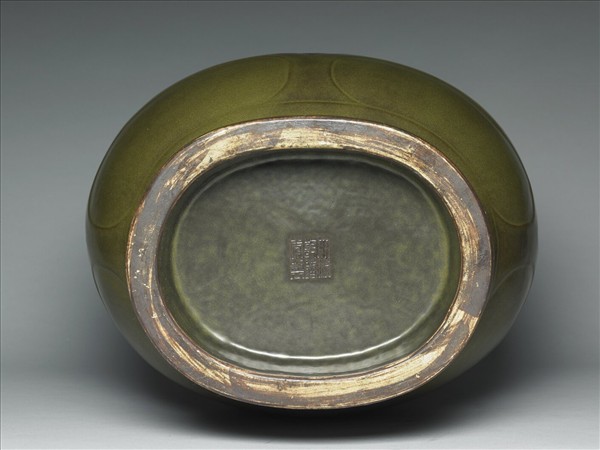 青瓷獸耳絃文尊