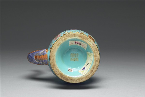 洋彩湖綠地賁靶壺