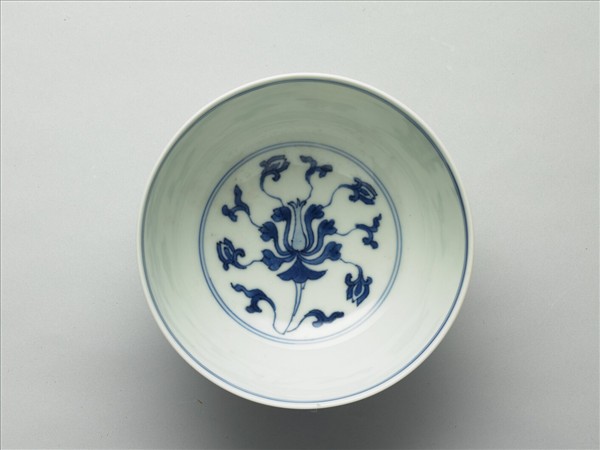 青花番蓮碗