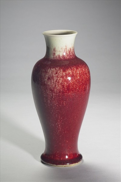 紅釉觀音瓶