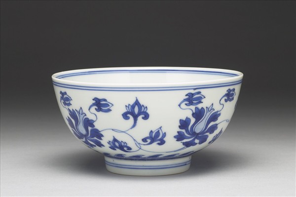 青花番蓮碗