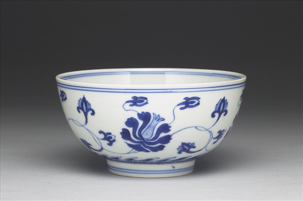 青花番蓮碗
