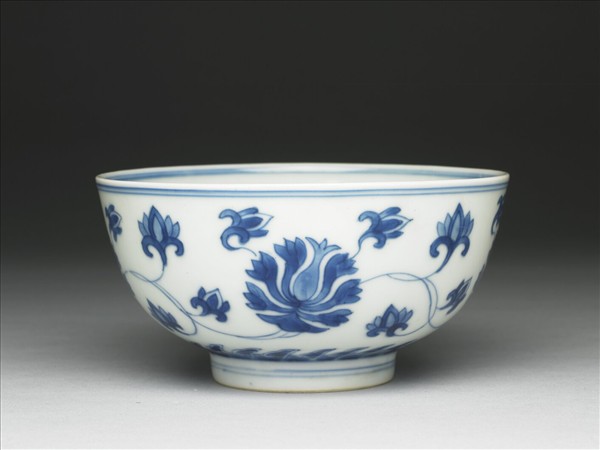 青花番蓮碗
