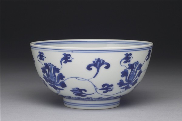青花番蓮碗