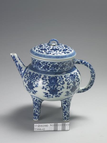 青花蓮托八寶紋四足執壺