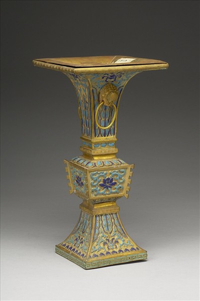 內填琺瑯方觚（五供）