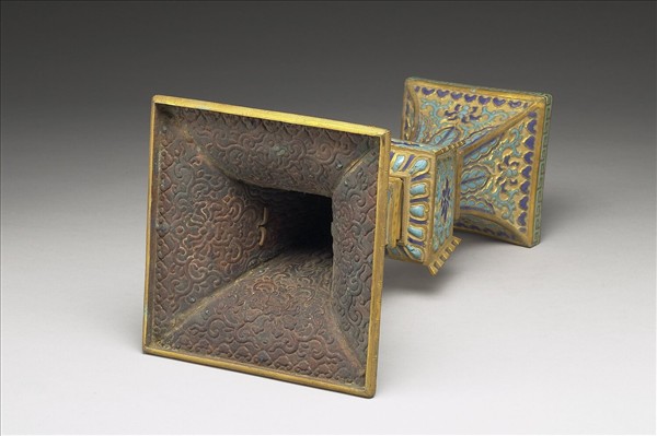 內填琺瑯方觚（五供）