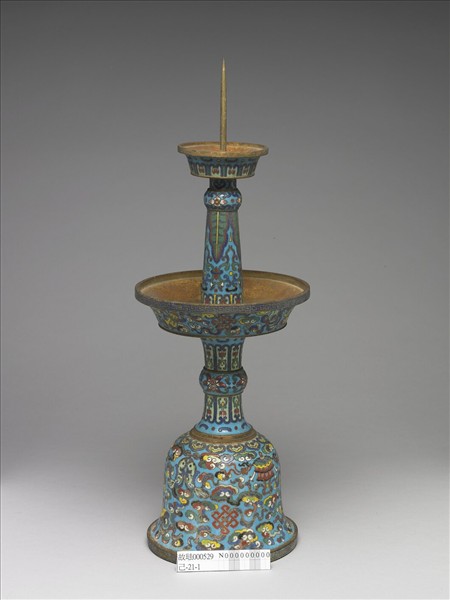 掐絲琺瑯燭台