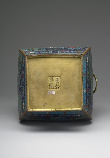 掐絲琺瑯福祿封侯紋方爐