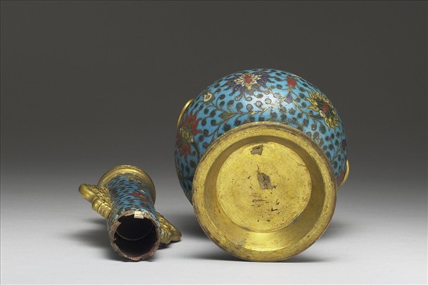 掐絲琺瑯雙耳長頸瓶