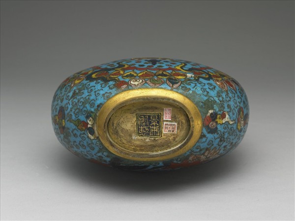 掐絲琺瑯龍耳扁壺