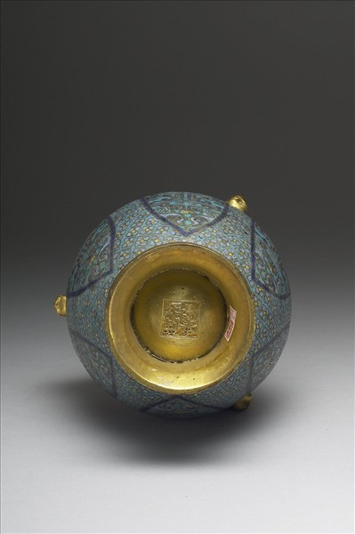 掐絲琺瑯牛頭瓶