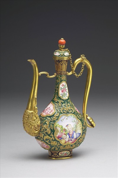金胎內填兼畫琺瑯西方仕女圖執壺