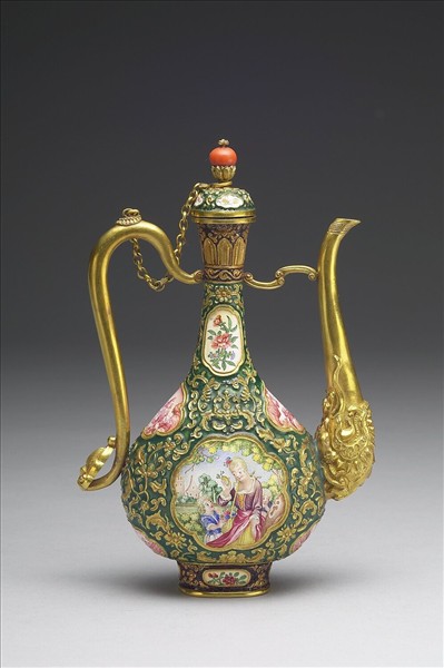 金胎內填兼畫琺瑯西方仕女圖執壺