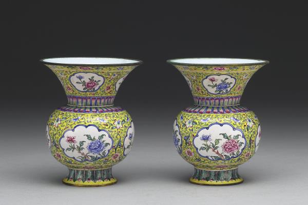 銅胎畫琺瑯渣斗