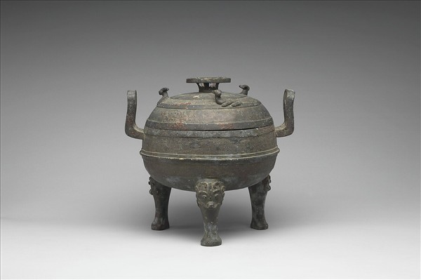 蟠虺紋鼎