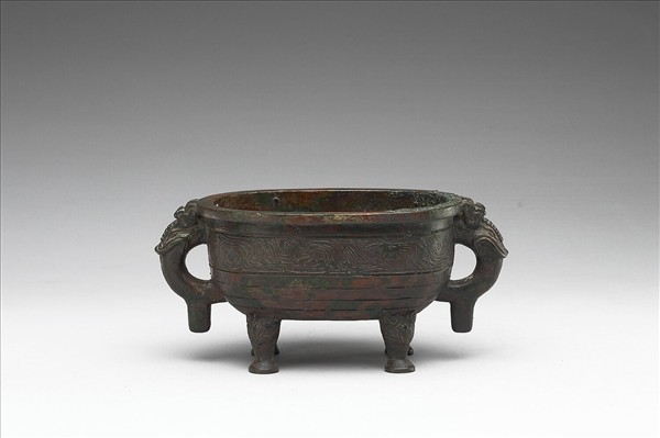 橢圓形四足簋