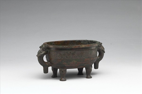 橢圓形四足簋