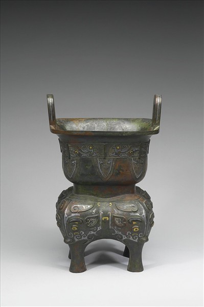 嵌金銀鳳紋方甗