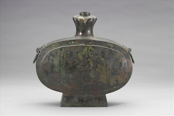 鋪首銜環蒜頭扁壺