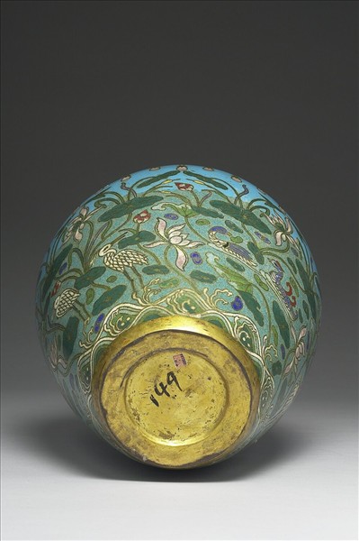 掐絲琺瑯蓮塘紋罐