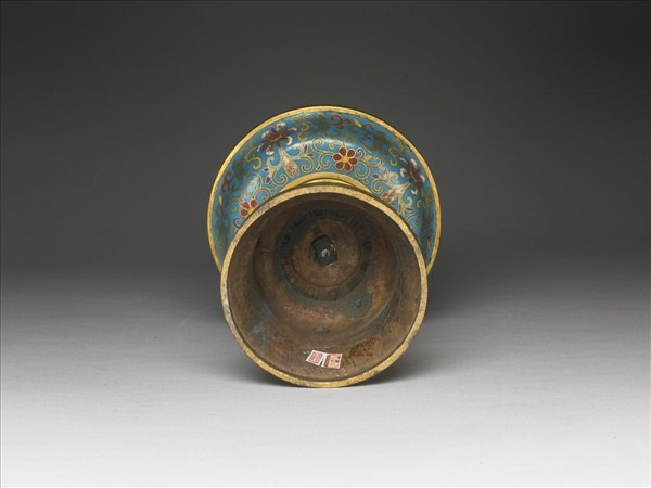 掐絲琺瑯燭台（五供）