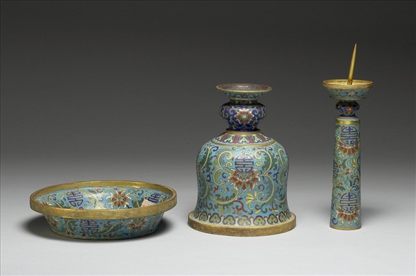 掐絲琺瑯燭台（五供）