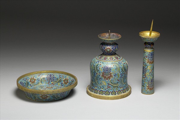 掐絲琺瑯燭台（五供）