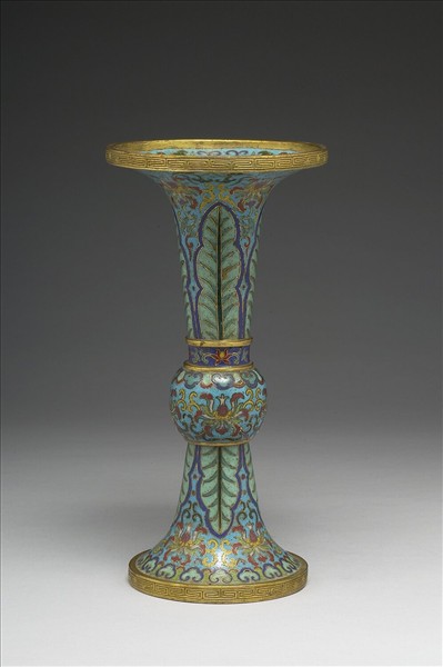 掐絲琺瑯觚形瓶