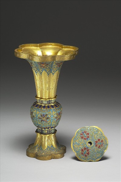 內填琺瑯觚形瓶（五供）