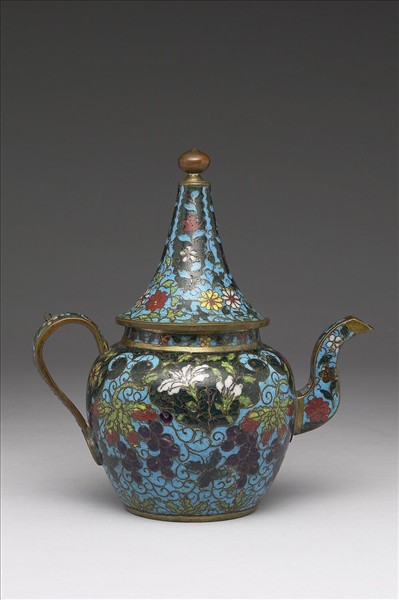 掐絲琺瑯葡萄紋壺