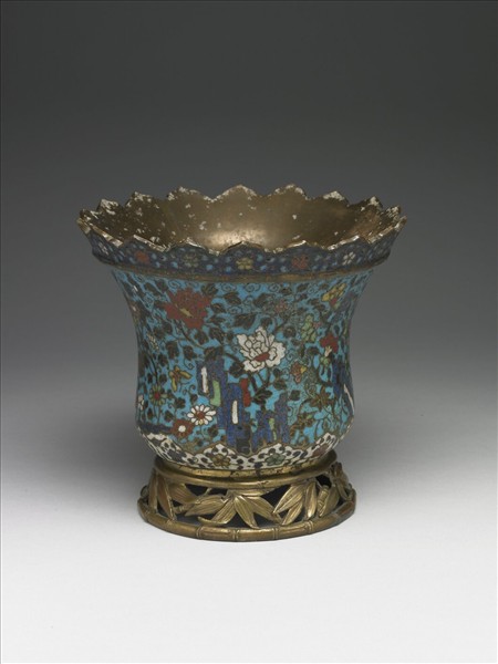 掐絲琺瑯花蝶紋盆