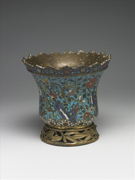 掐絲琺瑯花蝶紋盆