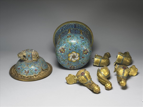 掐絲琺瑯象足爐