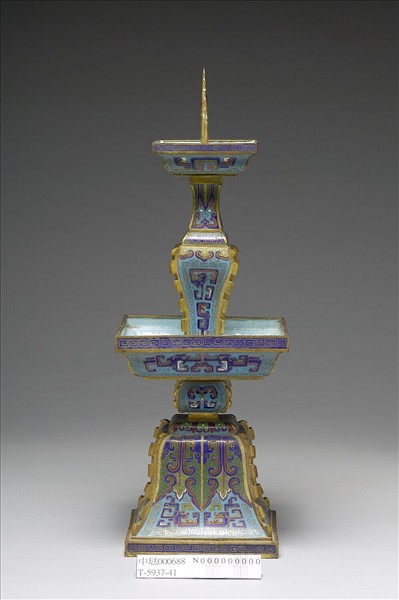 掐絲琺瑯燭台（五供）