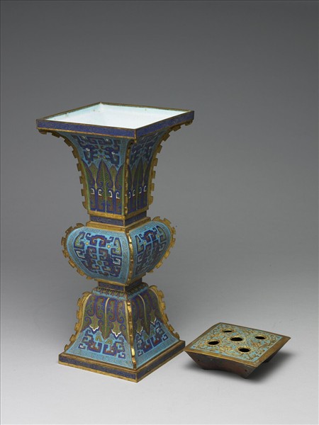 掐絲琺瑯觚形方瓶（五供）